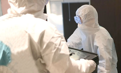 清掃作業中の写真